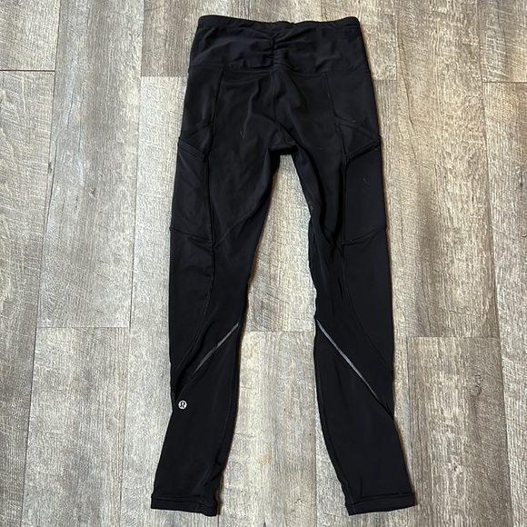 Lululemon Black Mesh Side Pocket Cropped Leggings Size 4 - Picture 7 of 8